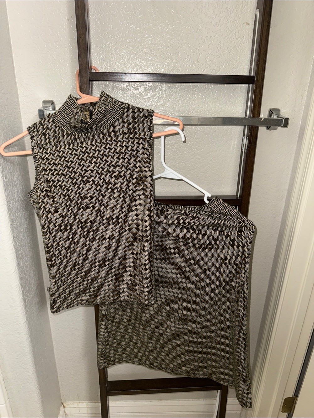Sleeveless Mock Neck Midi Skirt Set in Brown Geo Print